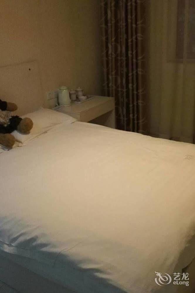 Luoyang Love Me Fashion Hotel Esterno foto